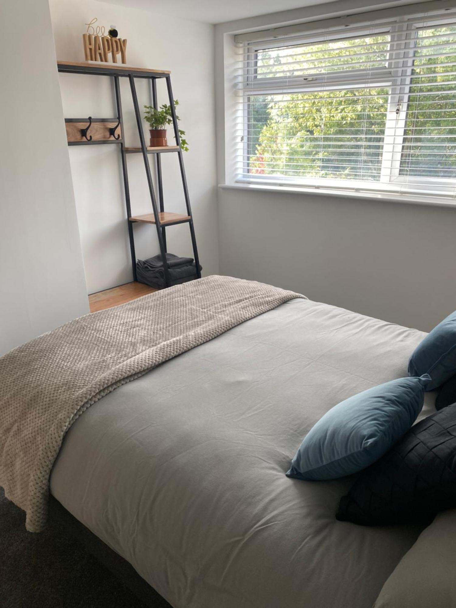 Modern 1 Bed Apartment With Car Parking Bitton Exterior foto